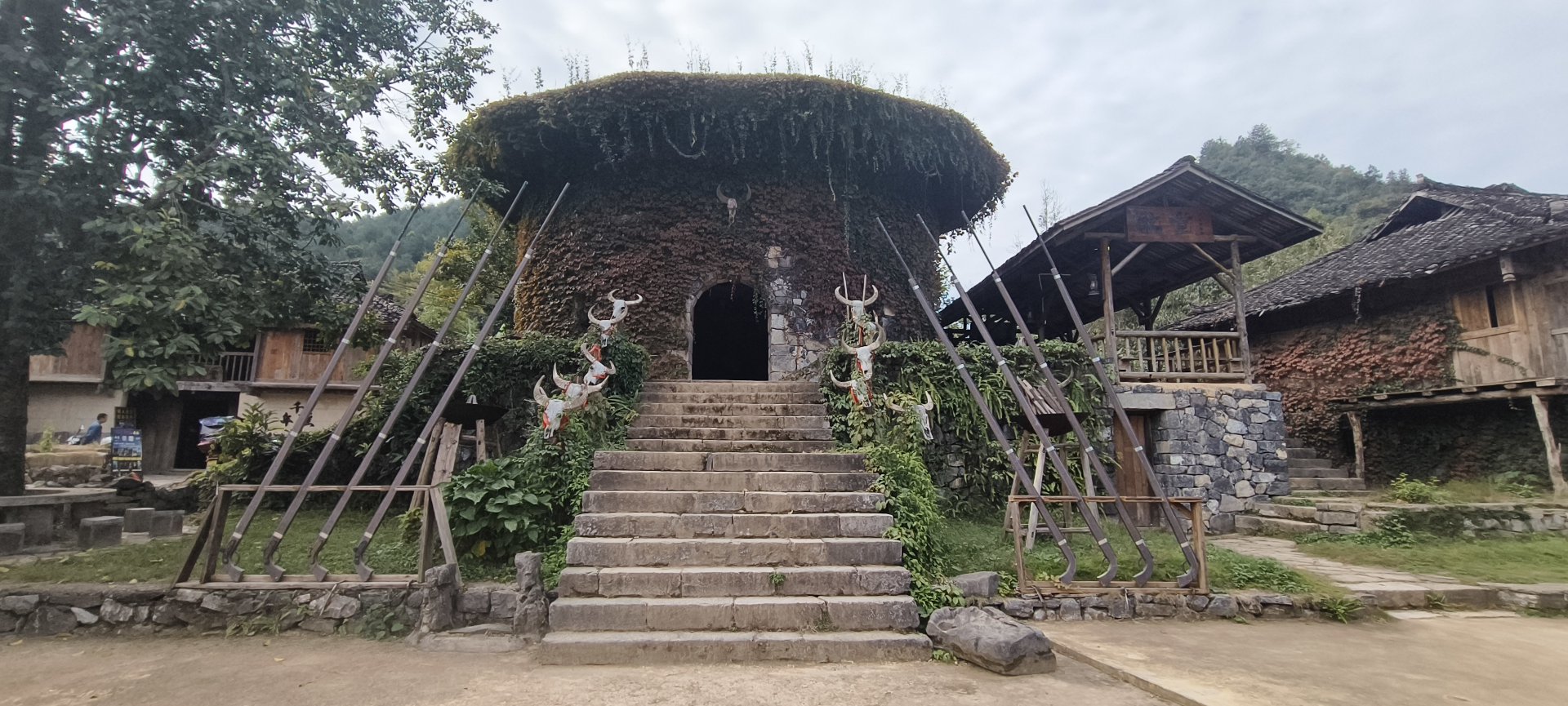 瑶山古寨景区
